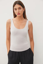 Load image into Gallery viewer, Basic Scoop Neck Tank

