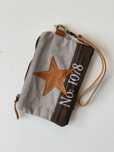 Load image into Gallery viewer, Star Canvas Wrislet