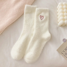 Load image into Gallery viewer, Heart Fuzzy Socks