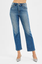 Load image into Gallery viewer, medium wash cropped jeans