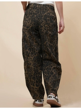 Load image into Gallery viewer, Mila Mid Rise Barrel Jeans