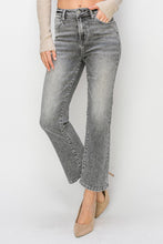 Load image into Gallery viewer, Grey plus size Risen Jeans
