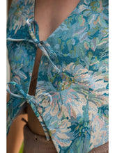 Load image into Gallery viewer, Floral Tapestry Vest