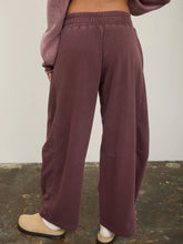 Load image into Gallery viewer, Rylee Barrel Leg Sweatpants
