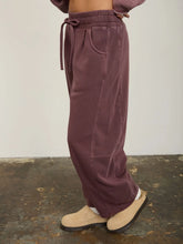 Load image into Gallery viewer, Rylee Barrel Leg Sweatpants

