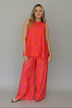 Load image into Gallery viewer, Cove Floral Set
