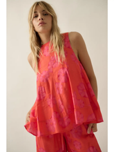 Load image into Gallery viewer, Cove Floral Set
