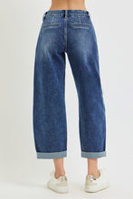 Load image into Gallery viewer, Slouchy Crop Barrel Jeans
